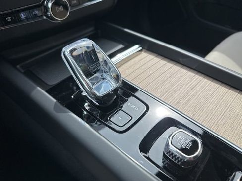 New 2026 Volvo XC60 B5 Plus w/ Protection Package Premier image 15