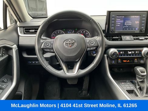 Used 2022 Toyota RAV4 XLE Premium image 14