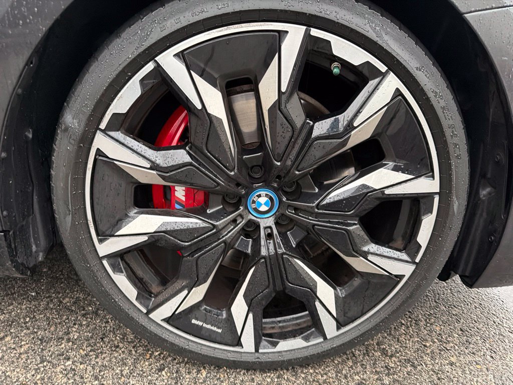 Certified 2024 BMW i5 M60 w/ Executive Package AWD/4WD image 5