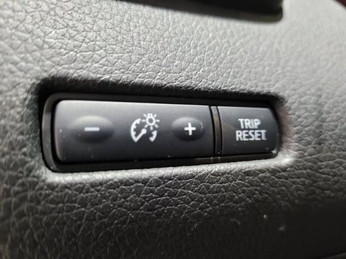 Used 2020 Nissan Rogue SL image 37