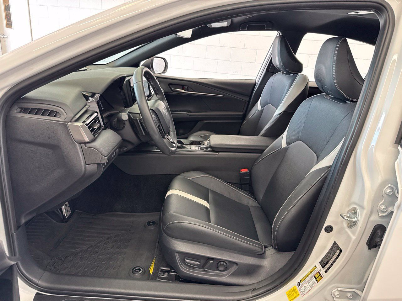 Used 2026 Toyota Camry SE w/ Multimedia Upgrade Package FWD image 13