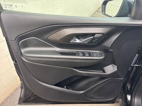 Used 2024 GMC Terrain SLE image 20