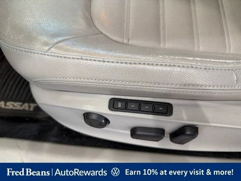 Used 2017 Volkswagen Passat 1.8T SEL Premium FWD image 17