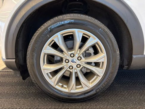 Used 2023 Ford Explorer Limited image 12