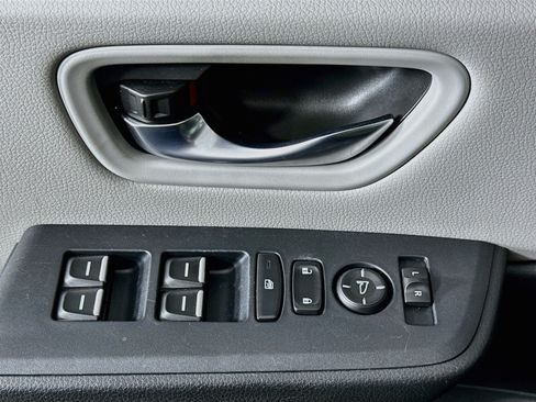 Used 2023 Honda Pilot LX image 15