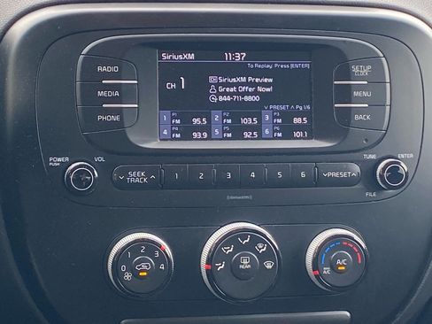 Used 2017 Kia Soul FWD image 6