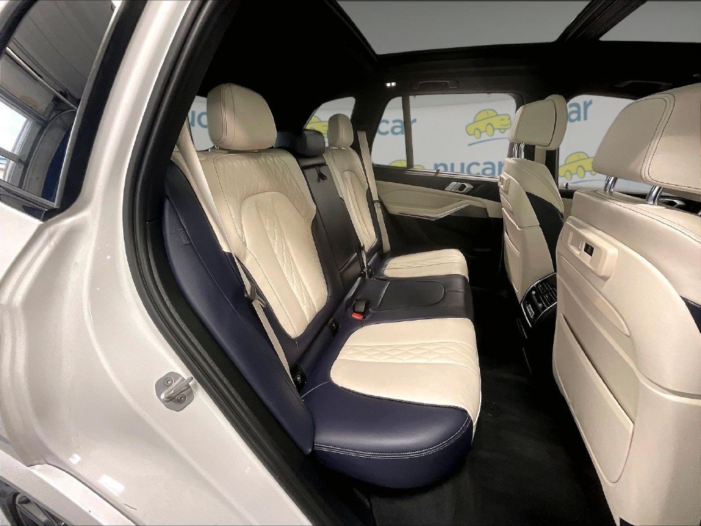 Used 2022 BMW X5 xDrive40i w/ M Sport Package AWD/4WD image 16