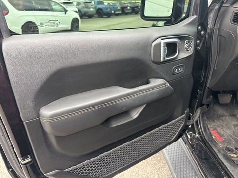 Used 2021 Jeep Wrangler Unlimited Sahara image 20