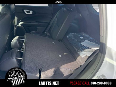 New 2026 Jeep Compass Latitude image 12