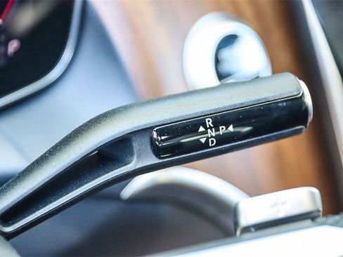 Used 2024 Mercedes-Benz GLC 300 4MATIC image 18