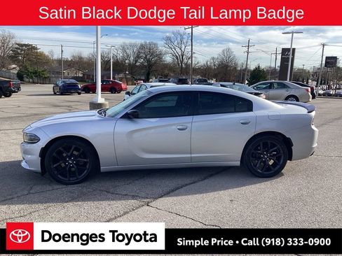 Used 2020 Dodge Charger SXT w/ Plus Group image 4