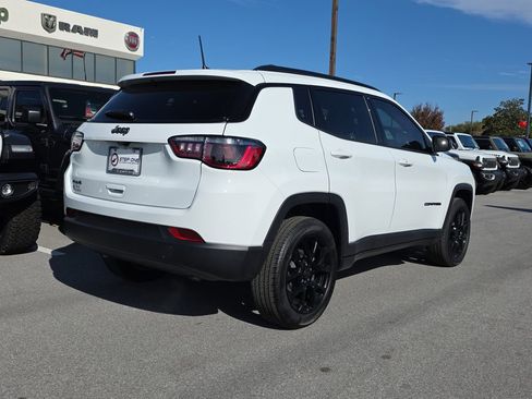 New 2026 Jeep Compass Latitude AWD/4WD image 5