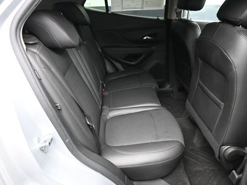 Used 2022 Buick Encore Preferred w/ Safety Package image 23