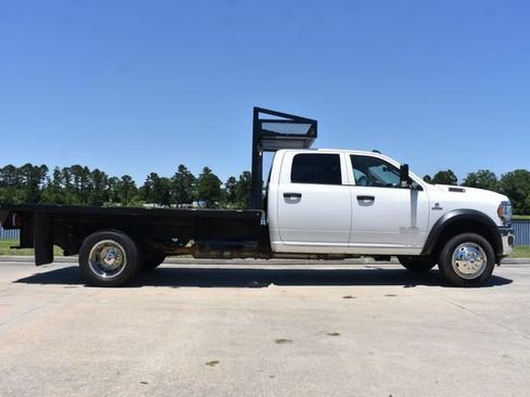 Used 2020 RAM 5500 Tradesman w/ Chrome Appearance Group AWD/4WD image 3