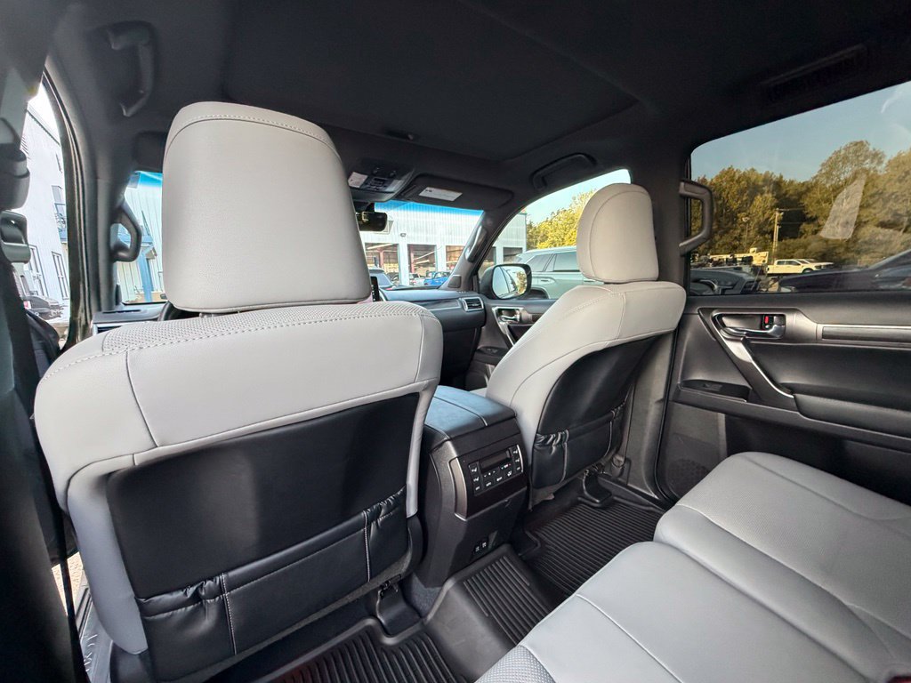 Used 2023 Lexus GX 460 w/ Black Line Special Edition AWD/4WD image 21