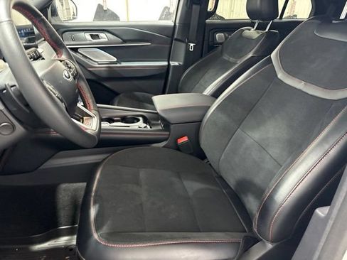 Used 2025 Ford Explorer ST AWD/4WD image 9