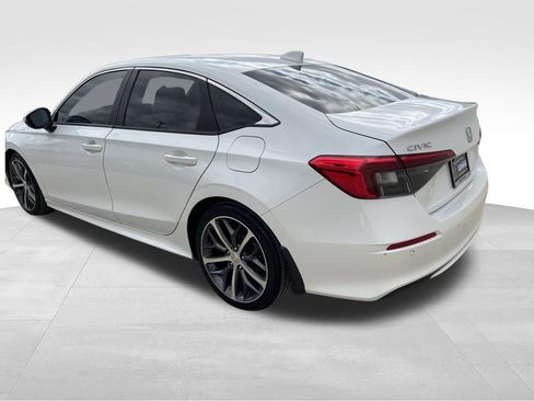 Used 2022 Honda Civic Touring image 5