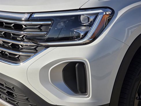 New 2026 Volkswagen Atlas SE image 6