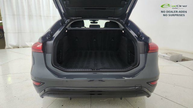 Used 2025 Audi A6 e-tron Premium Plus w/ Premium Plus RWD image 27