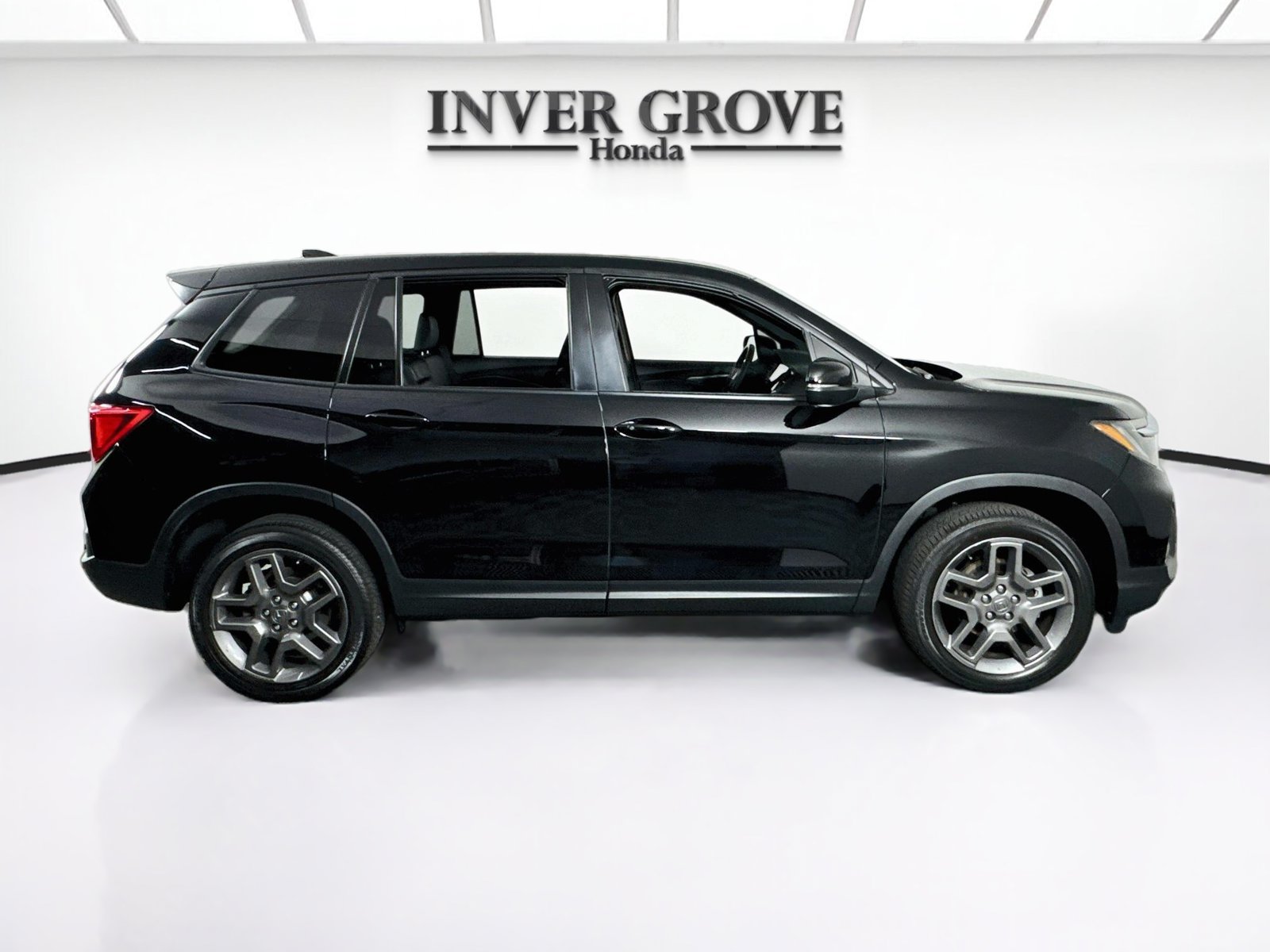 Used 2024 Honda Passport EX-L image 4