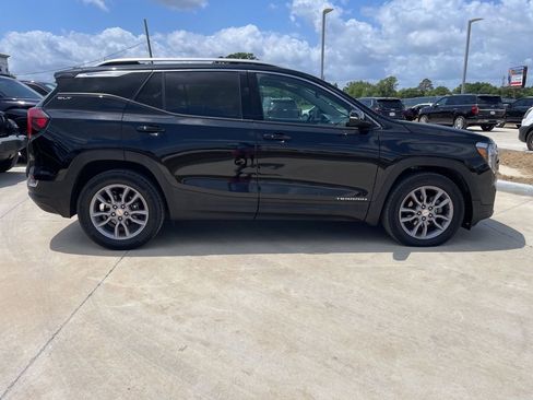 Used 2023 GMC Terrain SLT w/ LPO, Floor Liner Package image 4