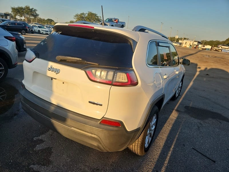 Used 2019 Jeep Cherokee Latitude Plus FWD image 4