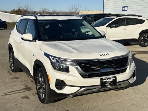 Used 2023 Kia Seltos EX image 8