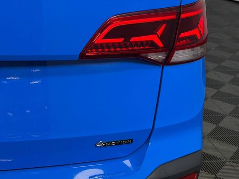 Used 2022 Volkswagen Taos SE w/ IQ.Drive SE Package image 12