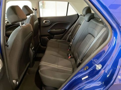 Used 2025 Hyundai Venue SEL image 12