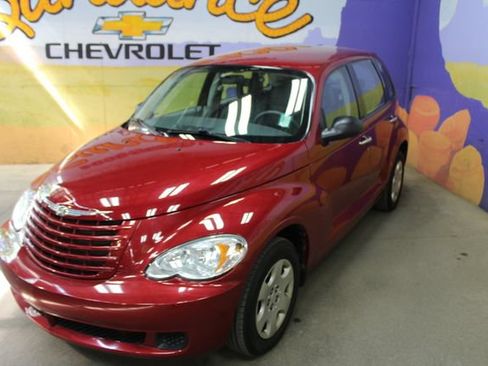 Used 2009 Chrysler PT Cruiser FWD image 4