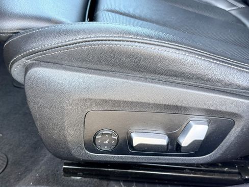 Used 2022 BMW 330e w/ M Sport Package RWD image 26