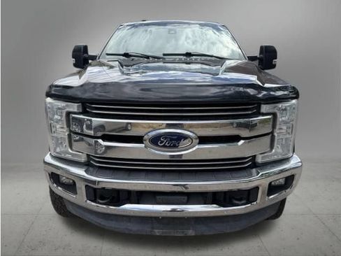 Used 2017 Ford F350 Lariat w/ Lariat Ultimate Package AWD/4WD image 2