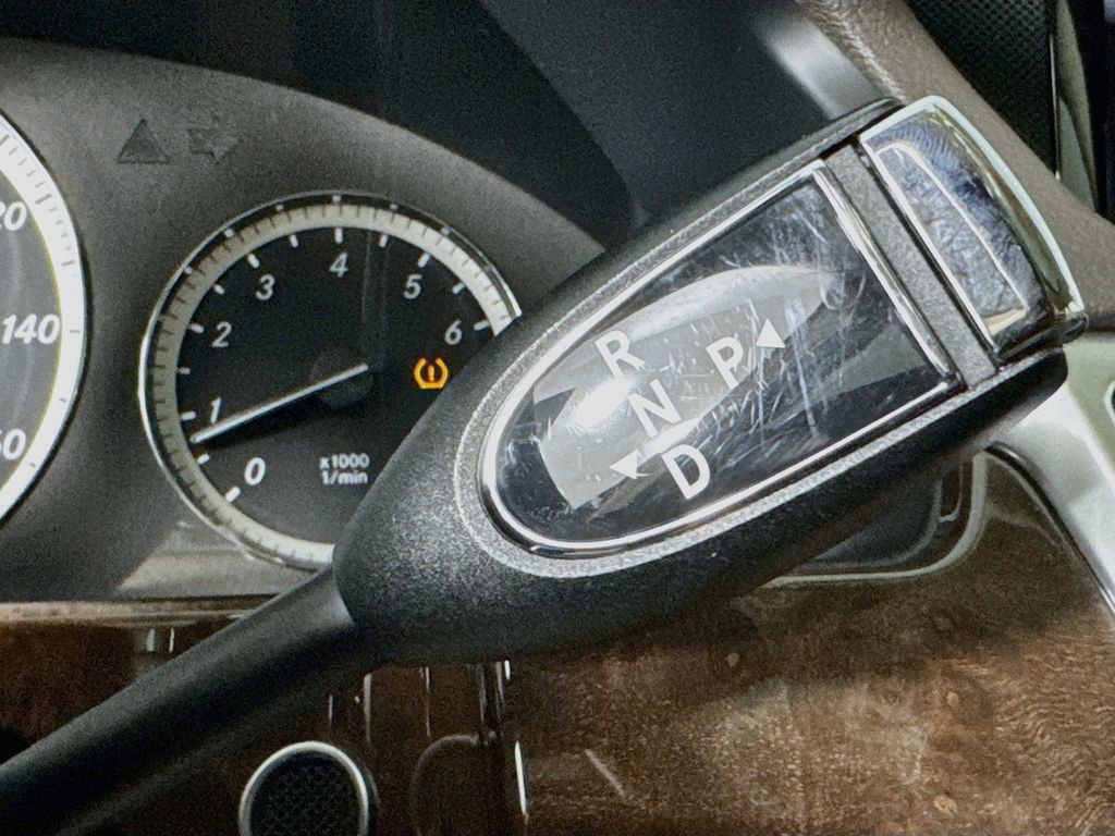 Used 2013 Mercedes-Benz E 350 4MATIC Sedan image 20