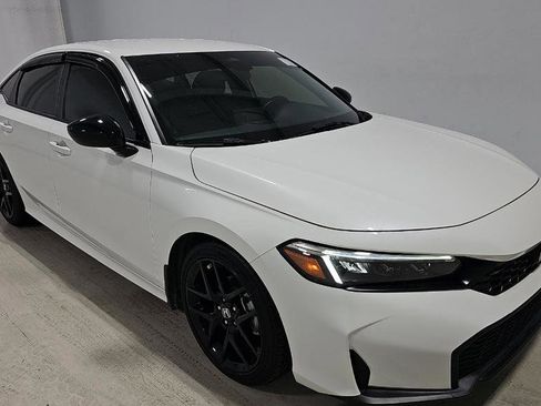 Used 2025 Honda Civic Sport image 4