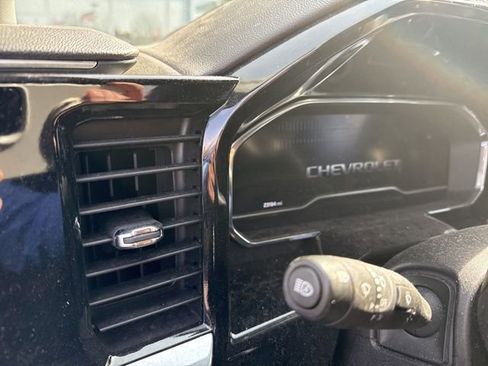 Used 2023 Chevrolet Silverado 1500 LT AWD/4WD image 19