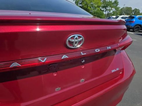 Used 2019 Toyota Avalon XLE FWD image 10