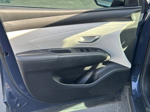 Used 2025 Hyundai Tucson SE image 11