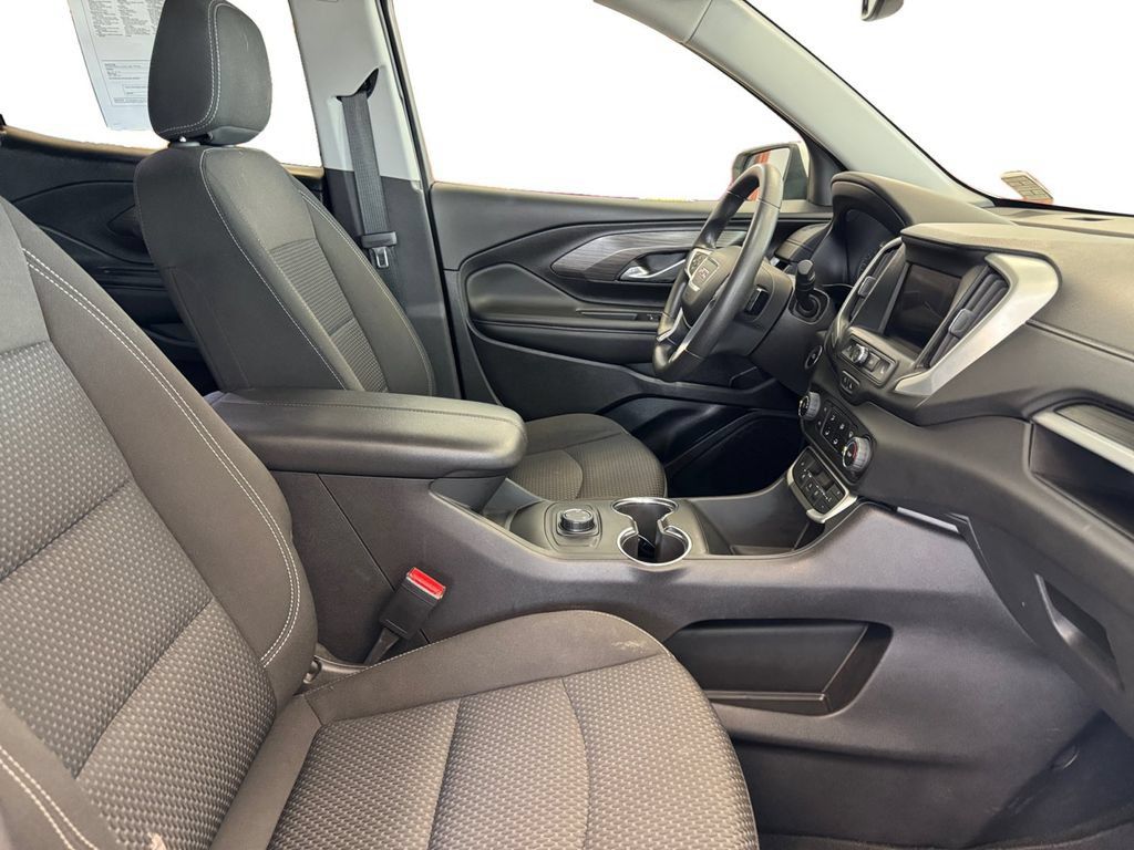 Used 2024 GMC Terrain SLE AWD/4WD image 17