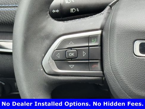 Used 2025 Jeep Compass Latitude w/ Convenience Group AWD/4WD image 13