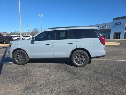 Certified 2025 Ford Expedition Platinum w/ Stealth Performance Package image 6