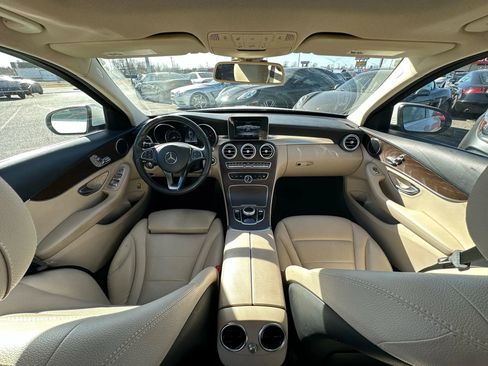 Used 2018 Mercedes-Benz C 300 Sedan image 2