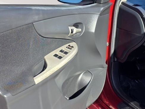 Used 2013 Toyota Corolla S image 17