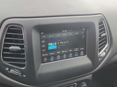 Used 2020 Jeep Compass Latitude w/ Popular Equipment Group AWD/4WD image 16