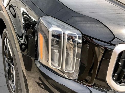 Used 2023 Kia Telluride EX w/ EX Captain's Chair Package FWD image 28