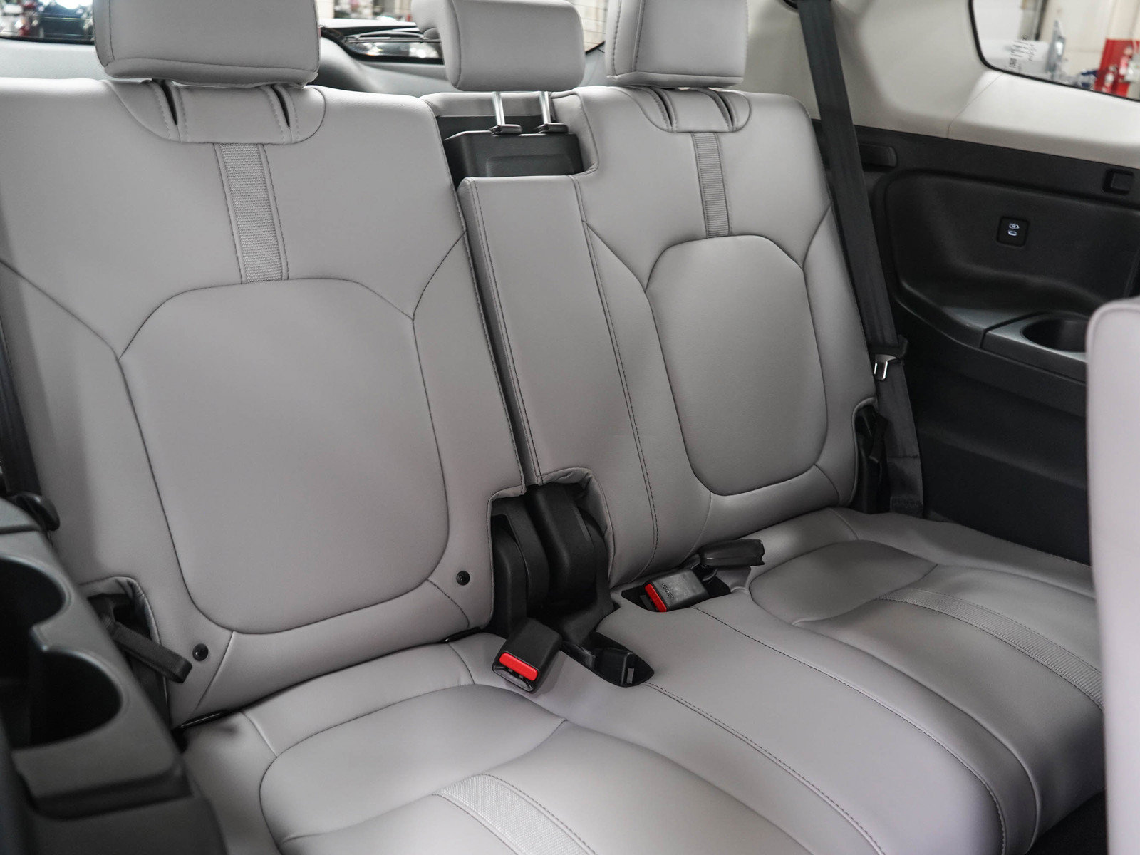 Used 2025 Honda Pilot EX-L image 15