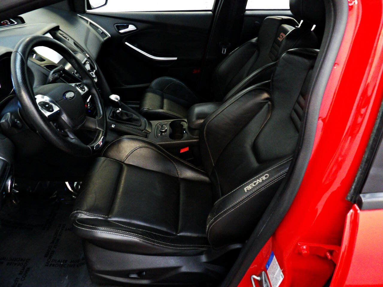Used 2014 Ford Focus ST w/ Equipment Group 202A FWD image 8