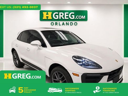 Used 2024 Porsche Macan AWD/4WD image 1