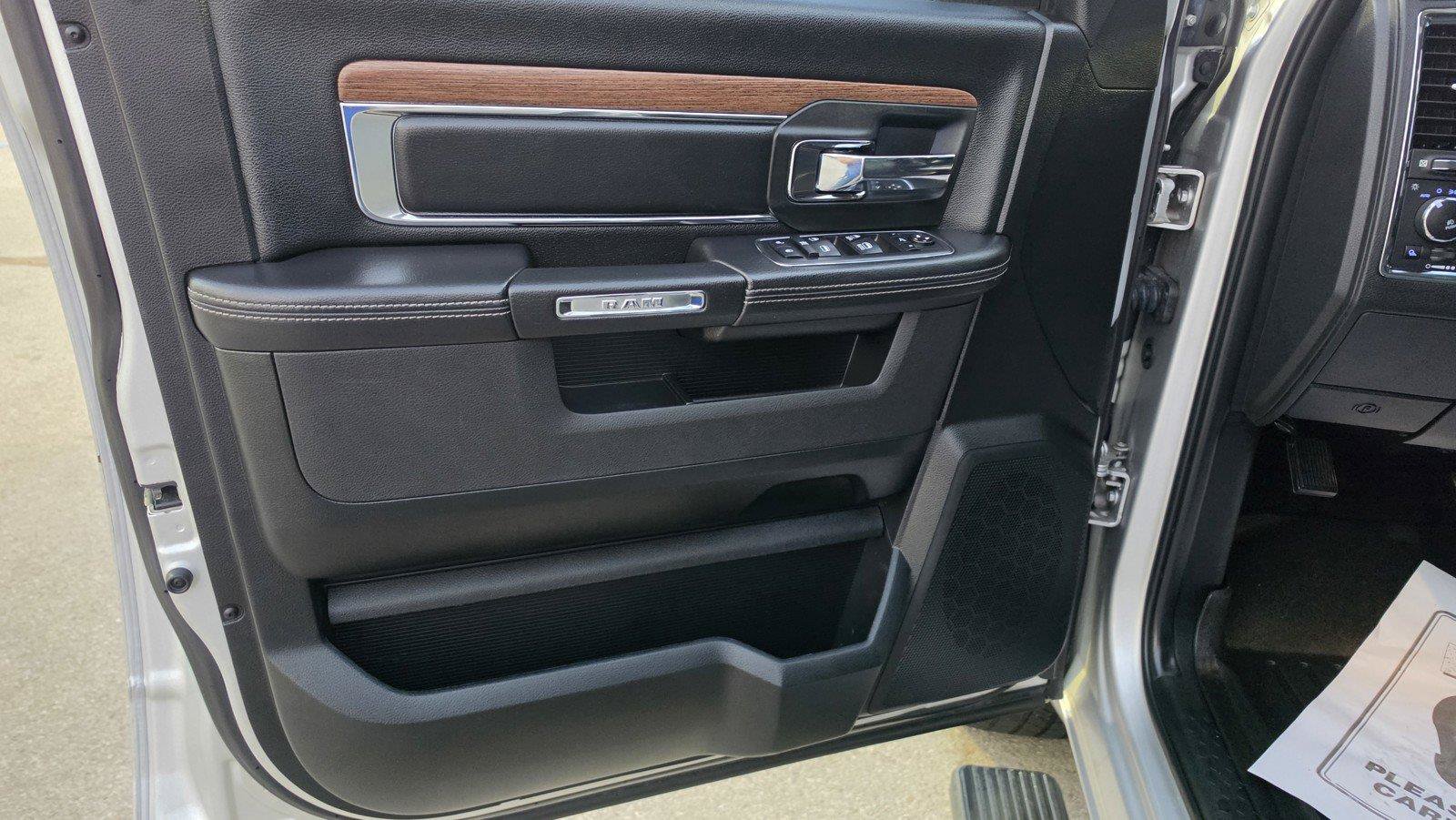 Used 2017 RAM 1500 Laramie AWD/4WD image 22