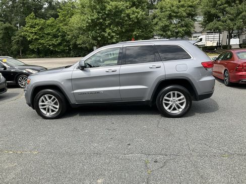 Used 2018 Jeep Grand Cherokee Laredo AWD/4WD image 8