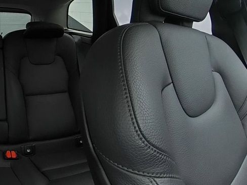 Used 2025 Volvo XC60 B5 Plus AWD/4WD image 22